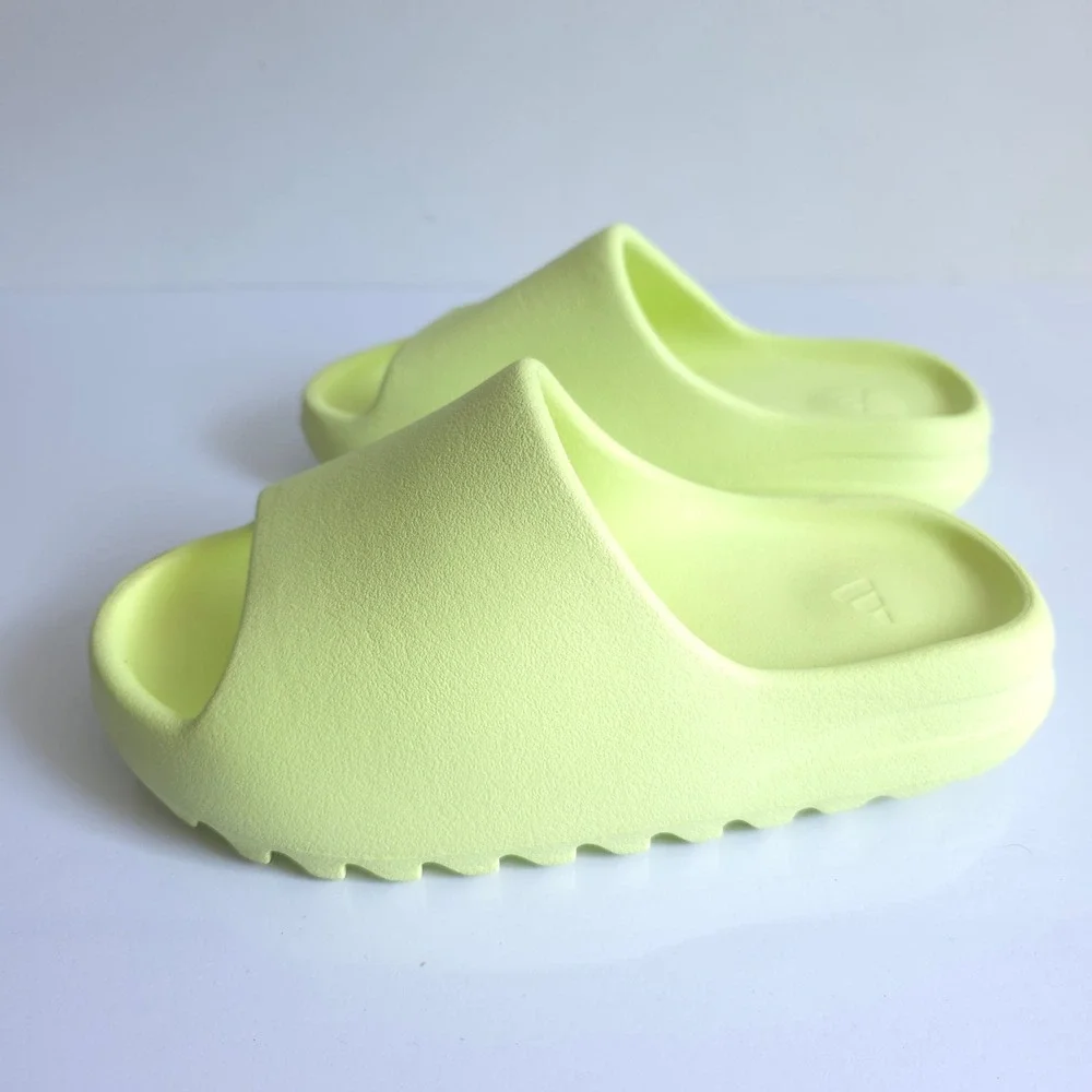 Adidas Yeezy Slide Glow Green Kids GZ6077 Size 5US Sandals